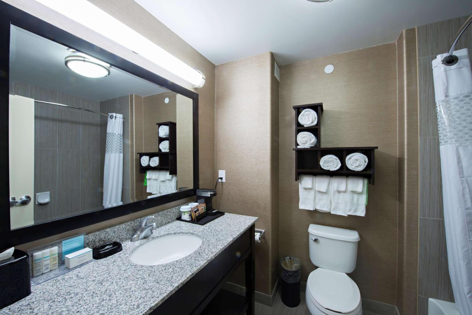 Hampton Inn Saskatoon South Ngoại thất bức ảnh